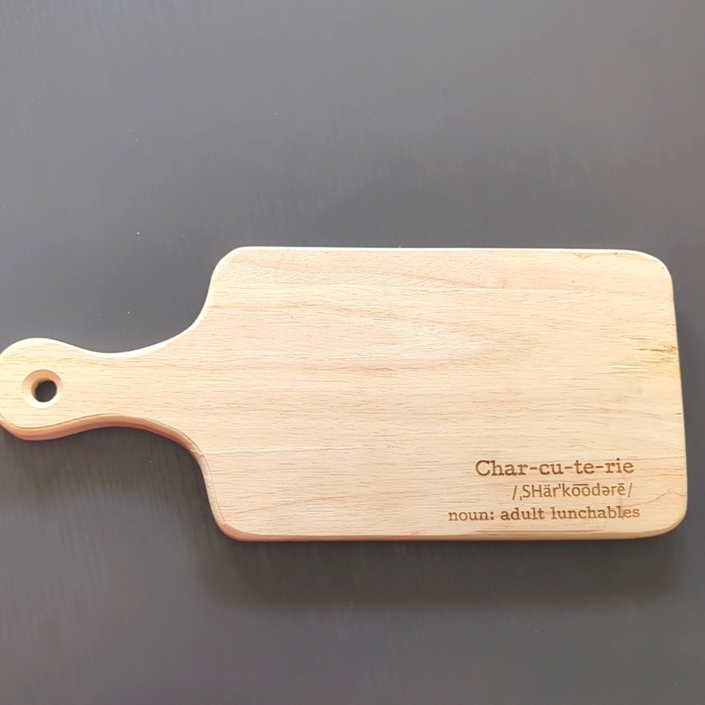 Charcuterie board‎